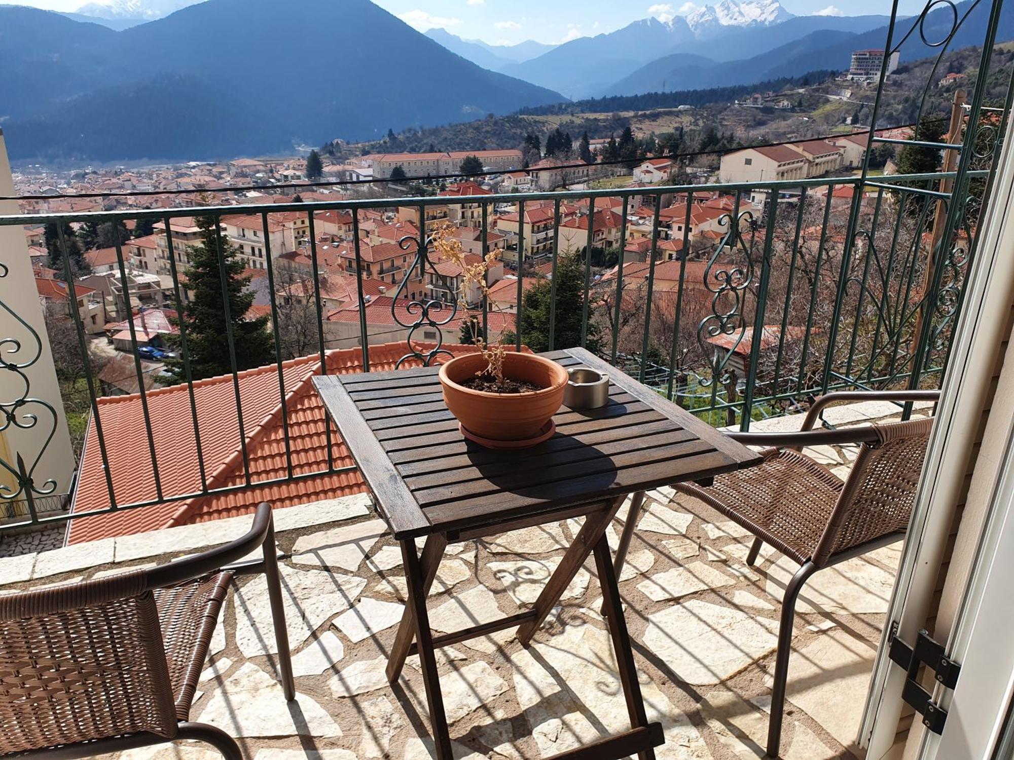 Semeli Guesthouse Karpeníszi Kültér fotó