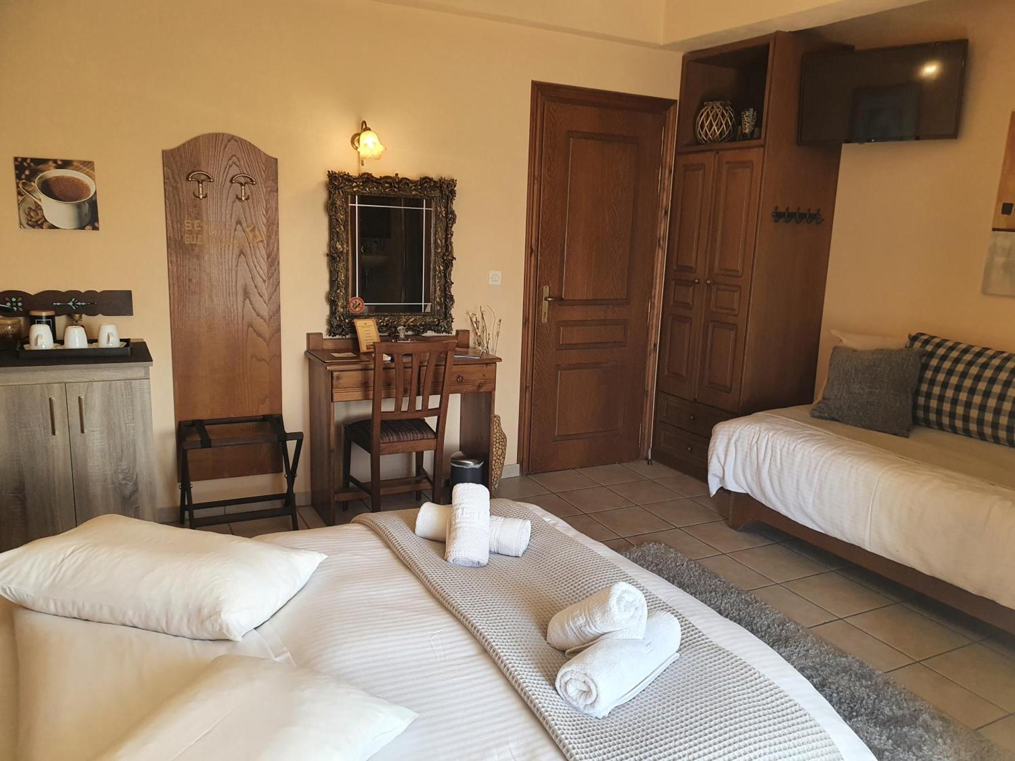 Semeli Guesthouse Karpeníszi Kültér fotó