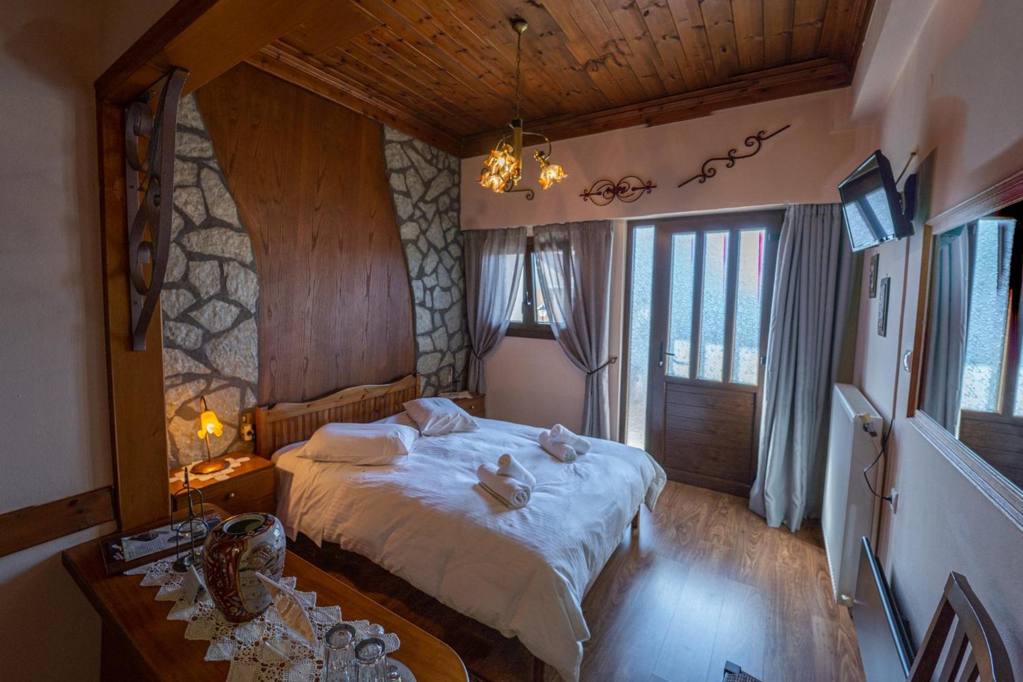 Semeli Guesthouse Karpeníszi Kültér fotó