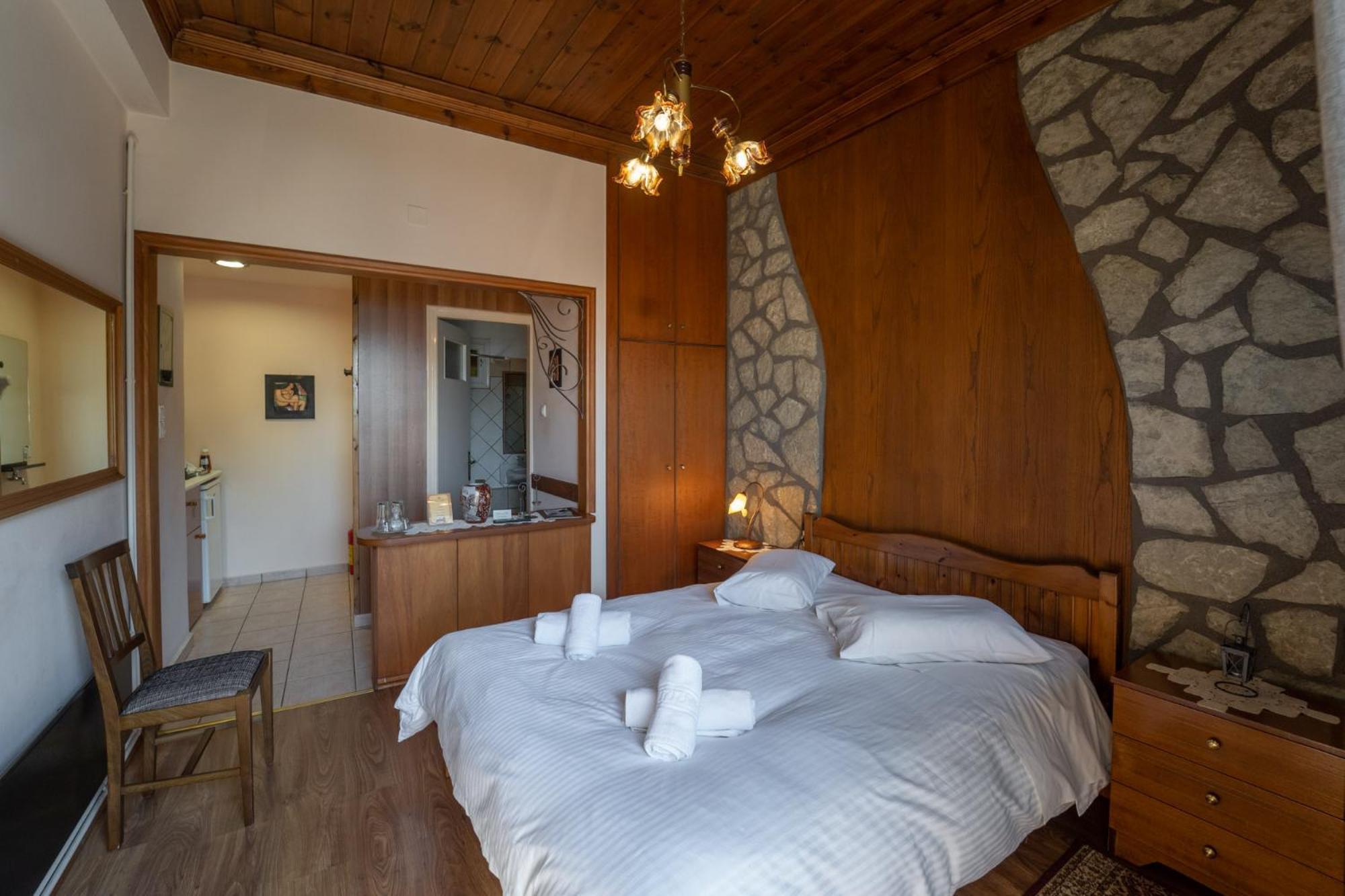 Semeli Guesthouse Karpeníszi Kültér fotó