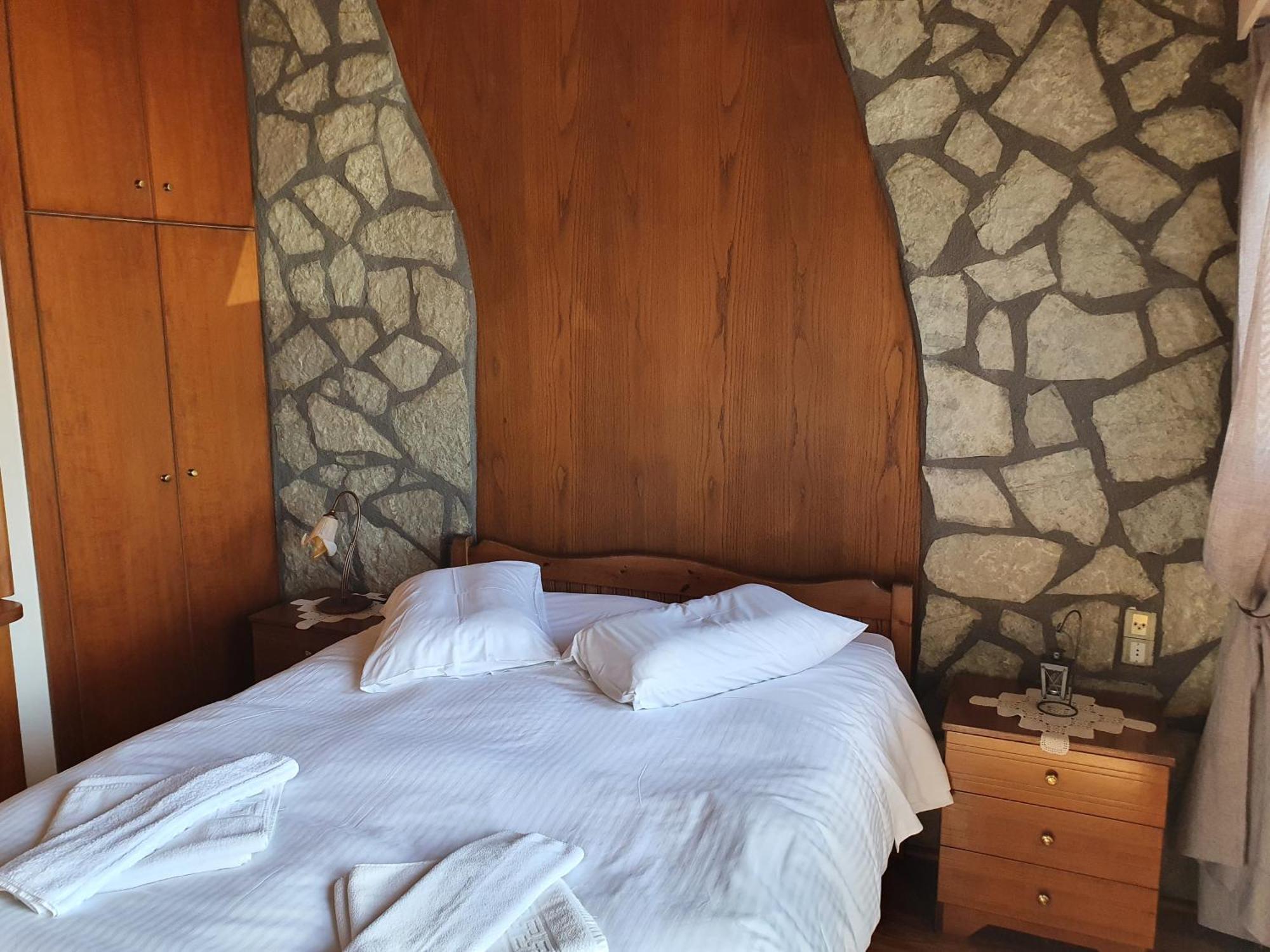 Semeli Guesthouse Karpeníszi Kültér fotó