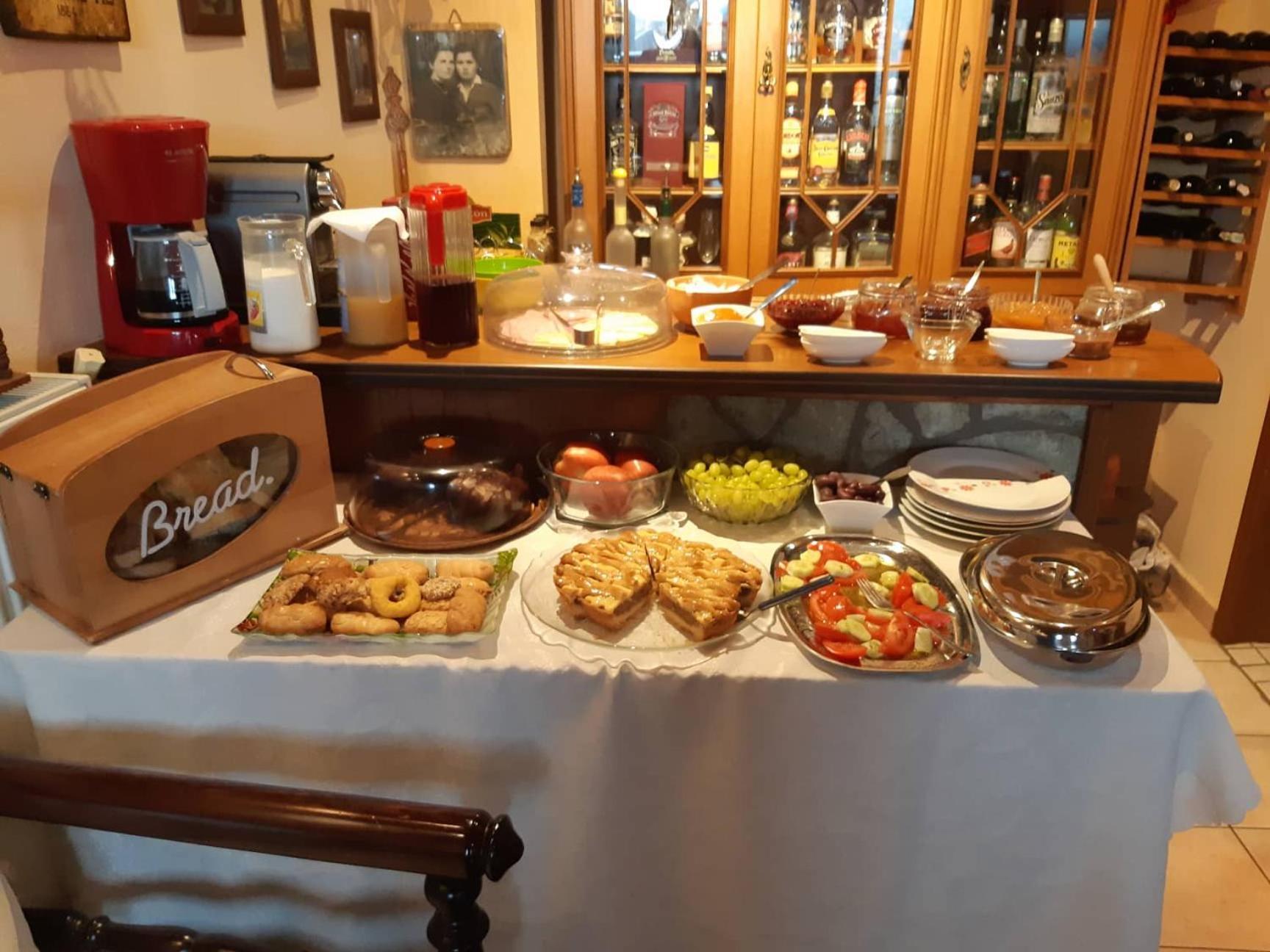 Semeli Guesthouse Karpeníszi Kültér fotó