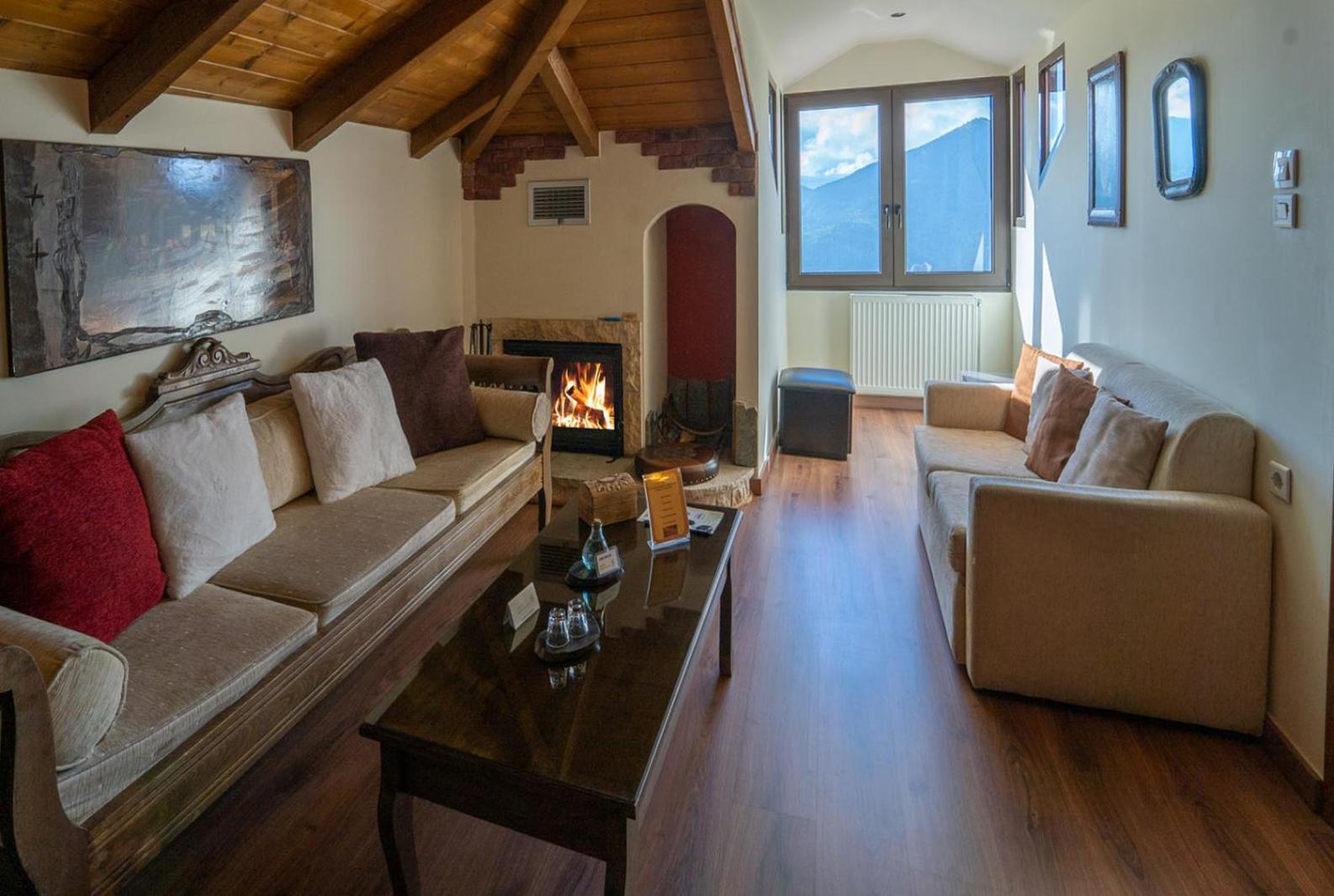Semeli Guesthouse Karpeníszi Kültér fotó